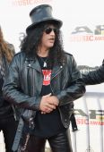 Slash solo 2014 0721_cleveland slash (2)